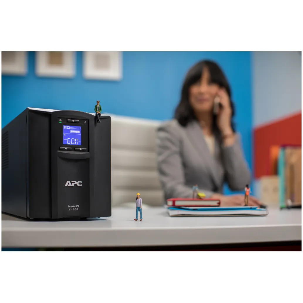UPS APC Smart-UPS C Line-Interactive 1500VA/900W 8x220V (SMC1500IC)